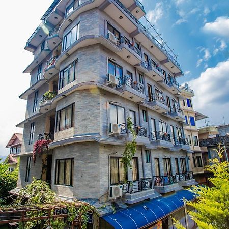 Silver Sky Hotel Pokhara Esterno foto
