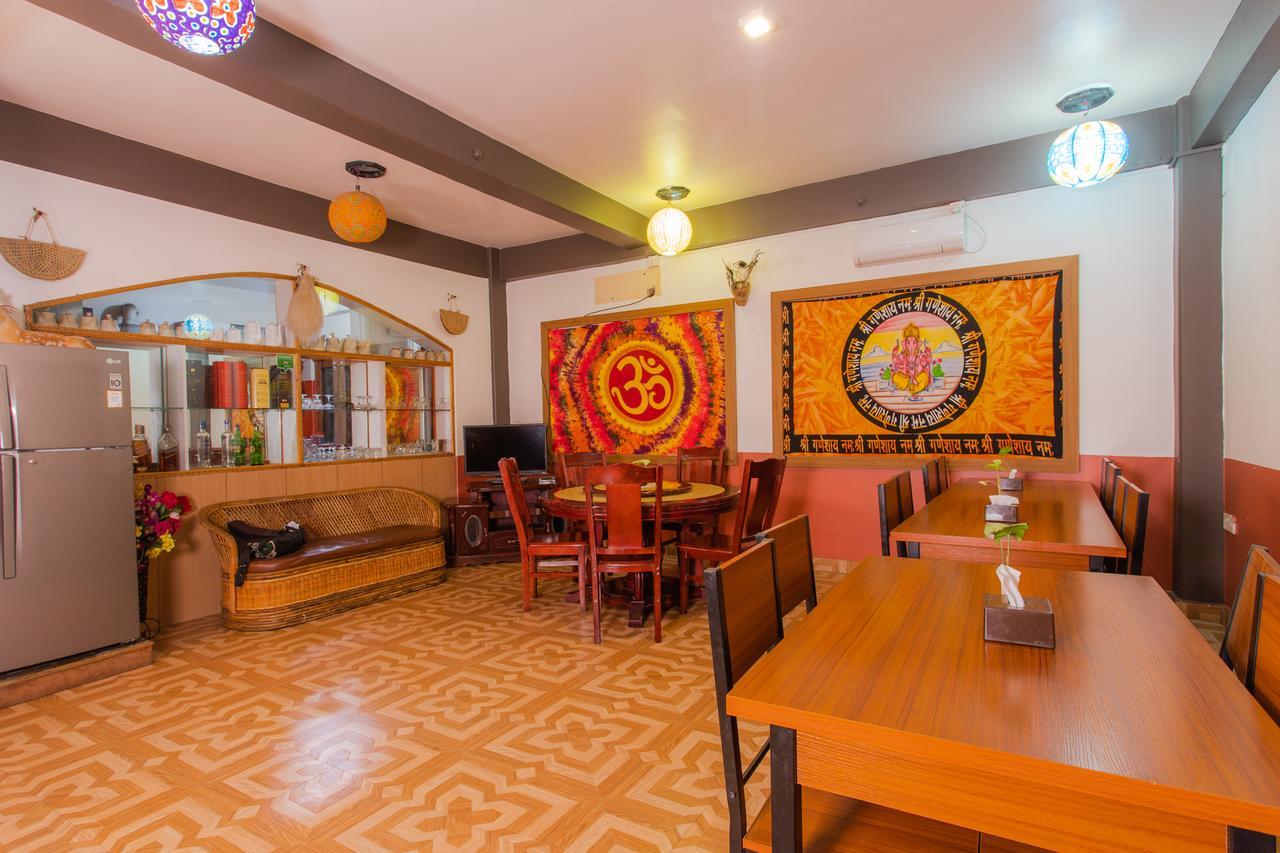 Silver Sky Hotel Pokhara Esterno foto