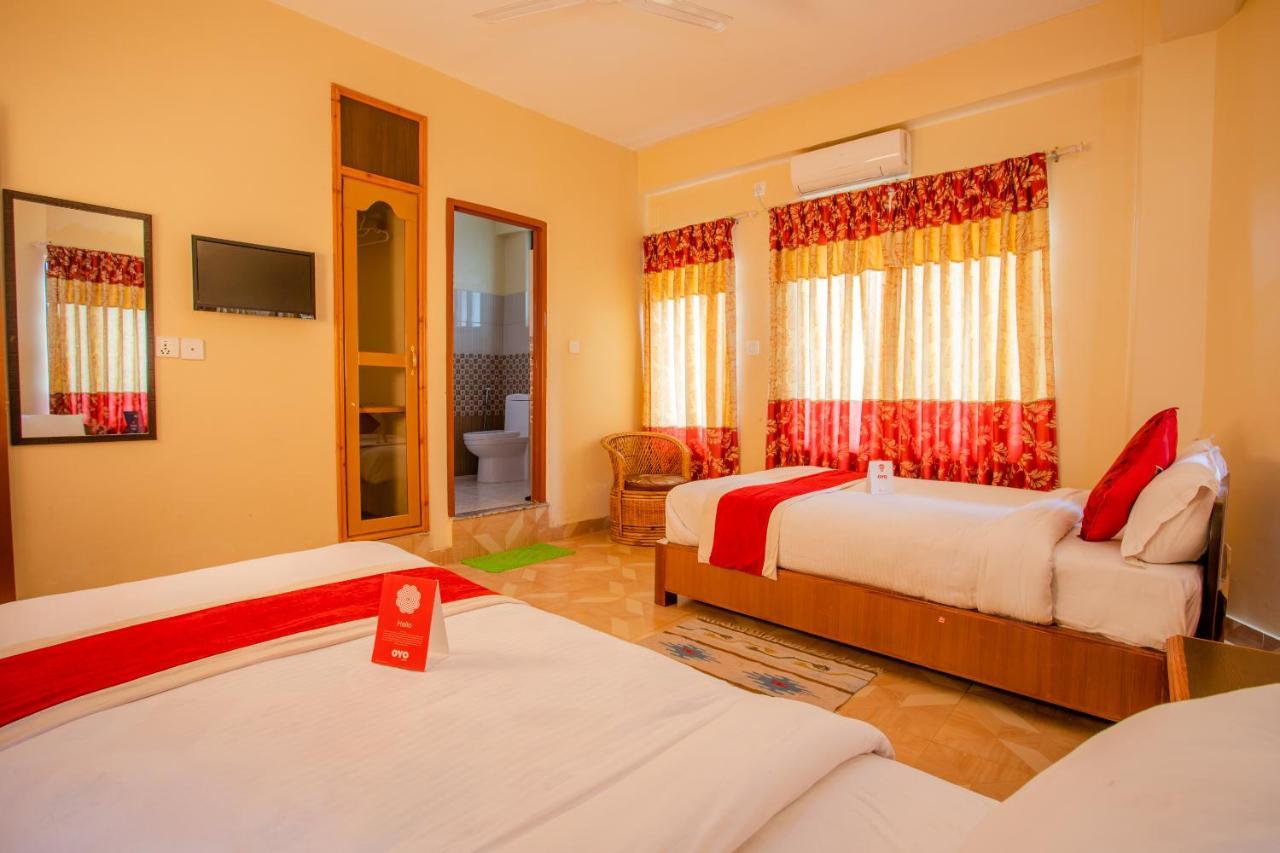 Silver Sky Hotel Pokhara Esterno foto