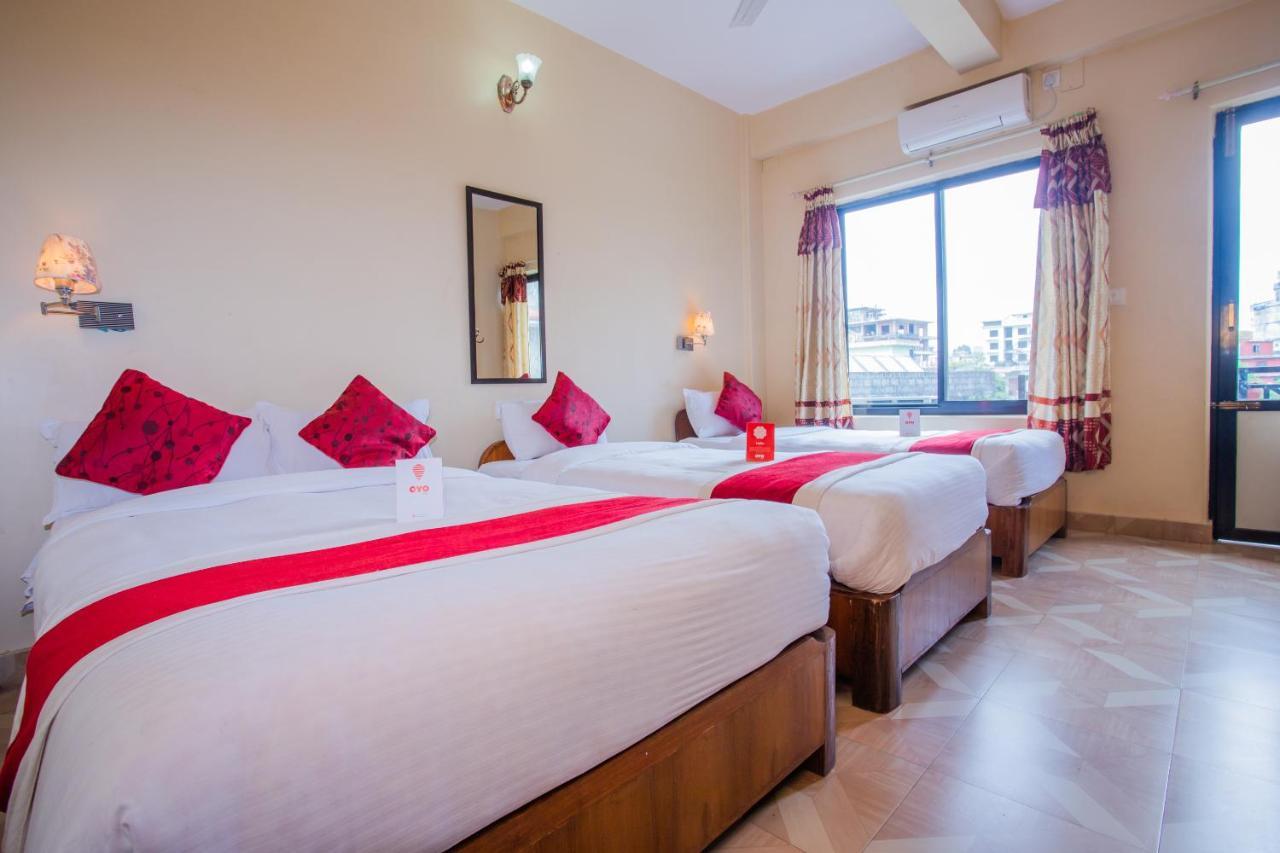 Silver Sky Hotel Pokhara Esterno foto